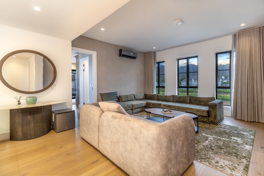 5 Bedroom Property for Sale in Val De Vie Estate Western Cape